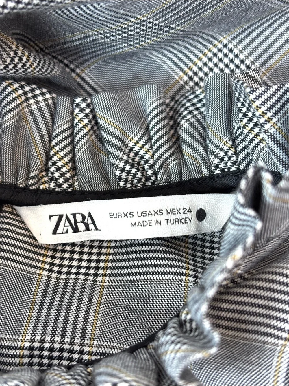 Zara Glen Plaid Ruffle Neck Blouse Size XS Puff Sleeve Cottagecore Black White